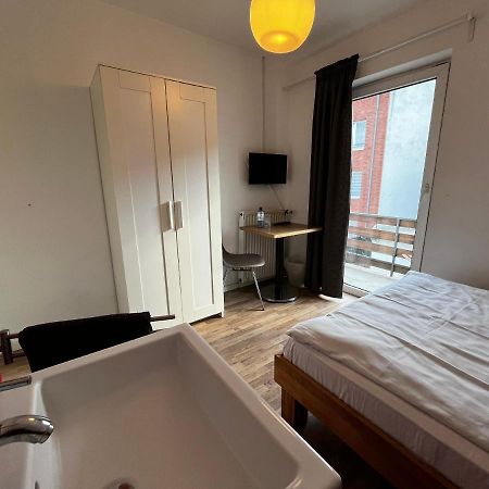 Hotelzimmer In Neusserstrasse Cologne Exterior photo