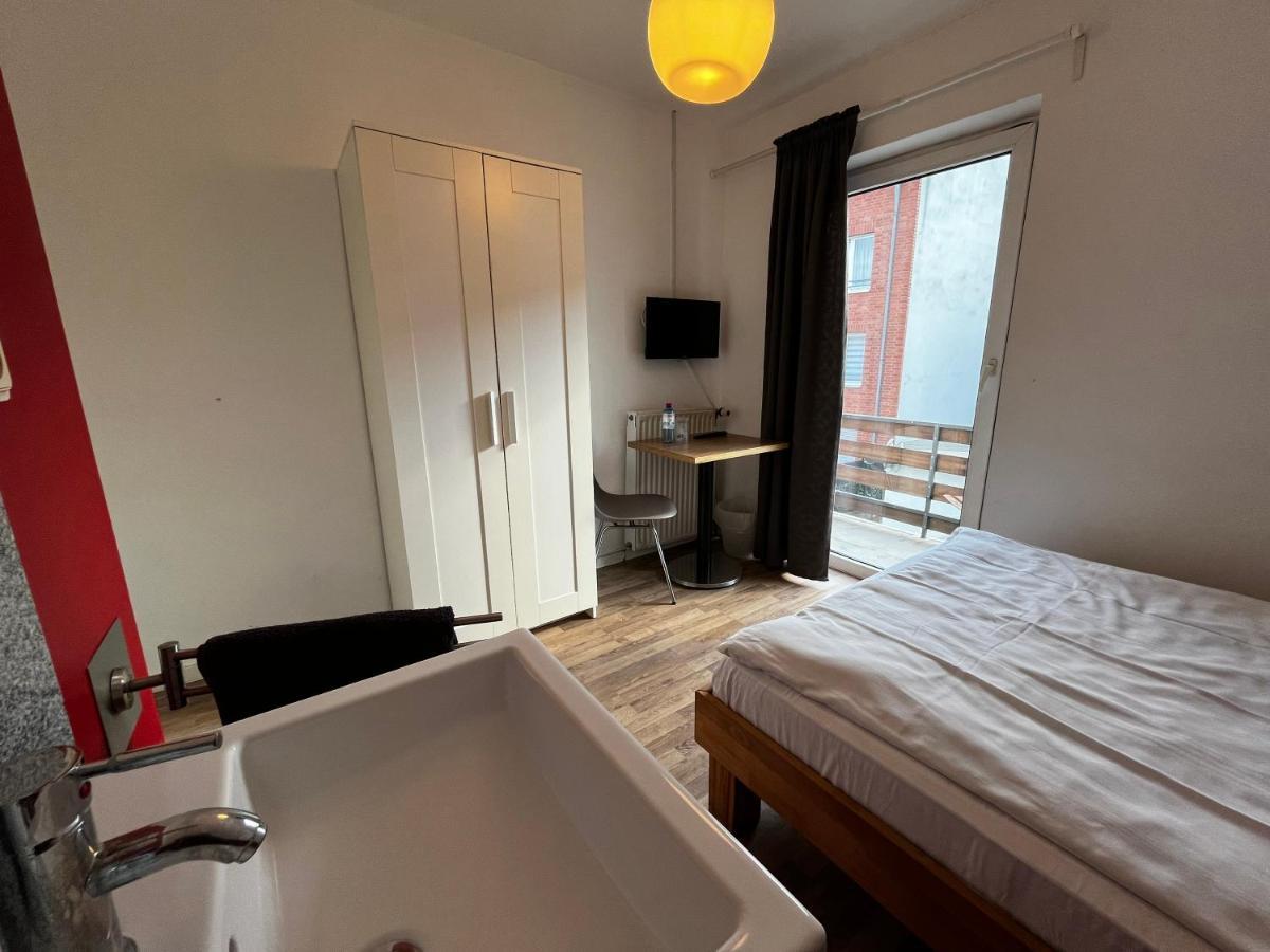 Hotelzimmer In Neusserstrasse Cologne Exterior photo