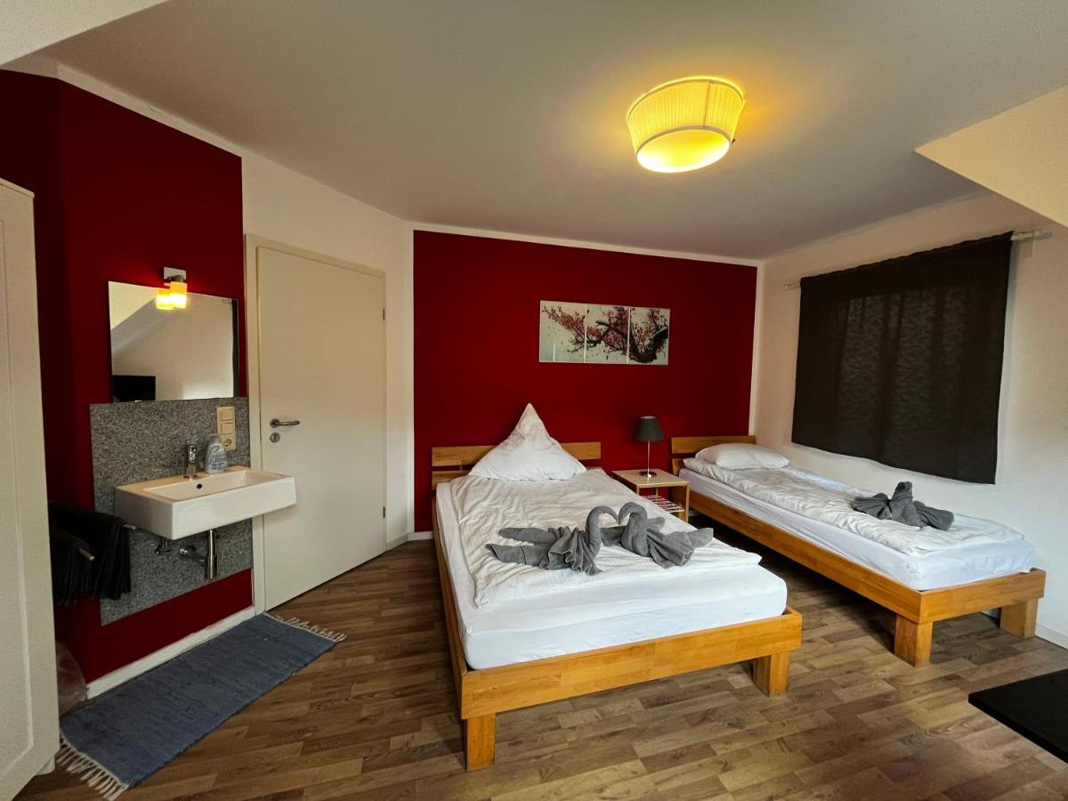 Hotelzimmer In Neusserstrasse Cologne Exterior photo